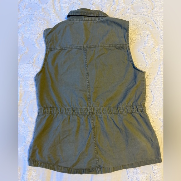 Ashley By 26 International Green Vest size medium.  B3 - Picture 3 of 6